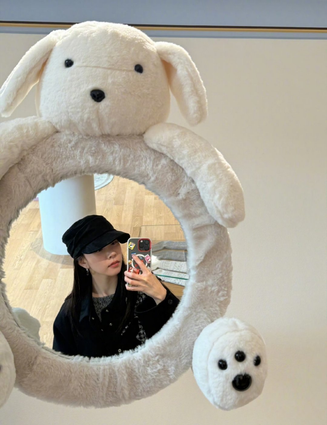 冬日氛围感我们来了，宋妍霏优越的侧脸，美鼠了