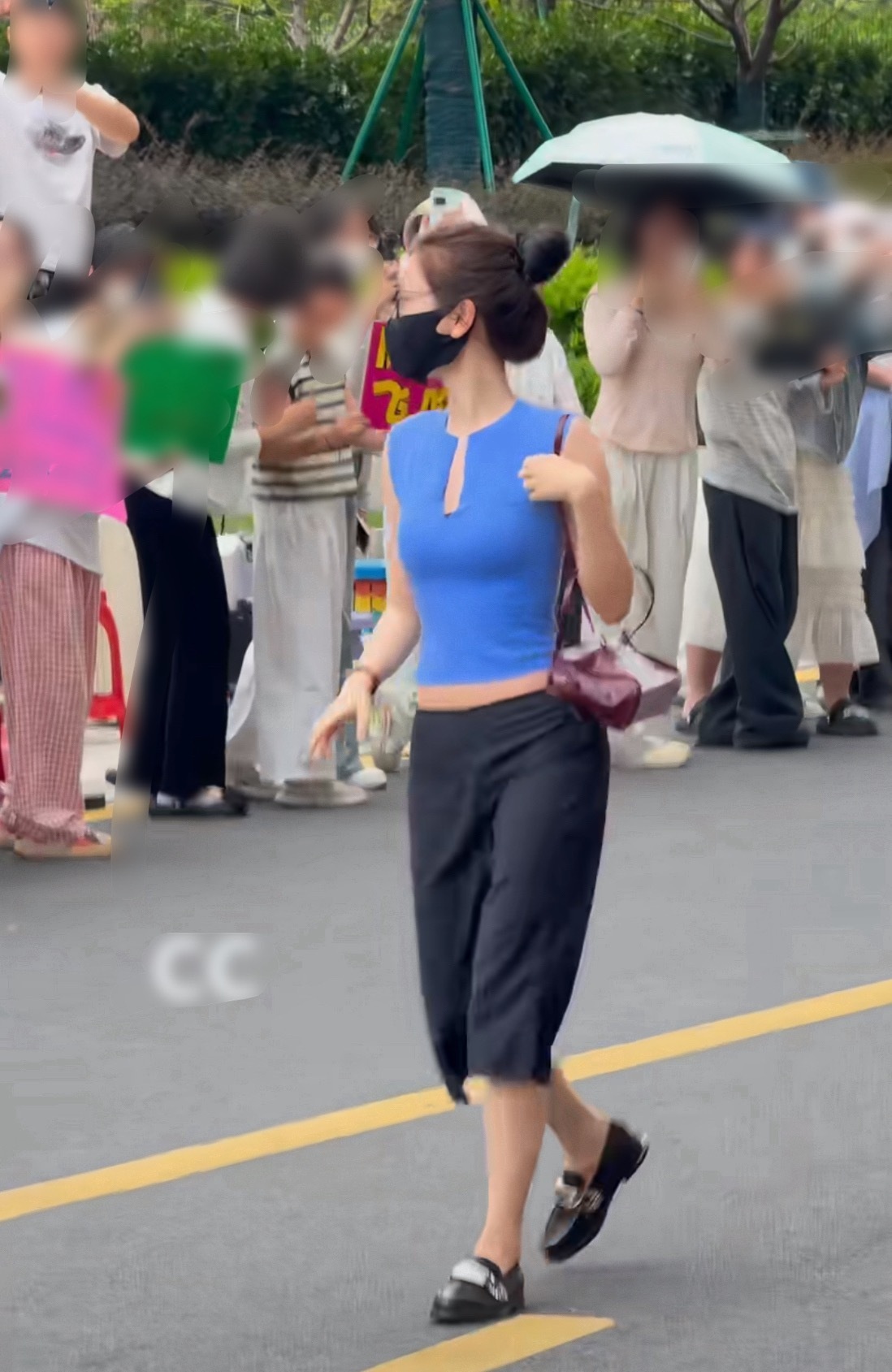 ？窝鱼也想要代言运动服饰啦…