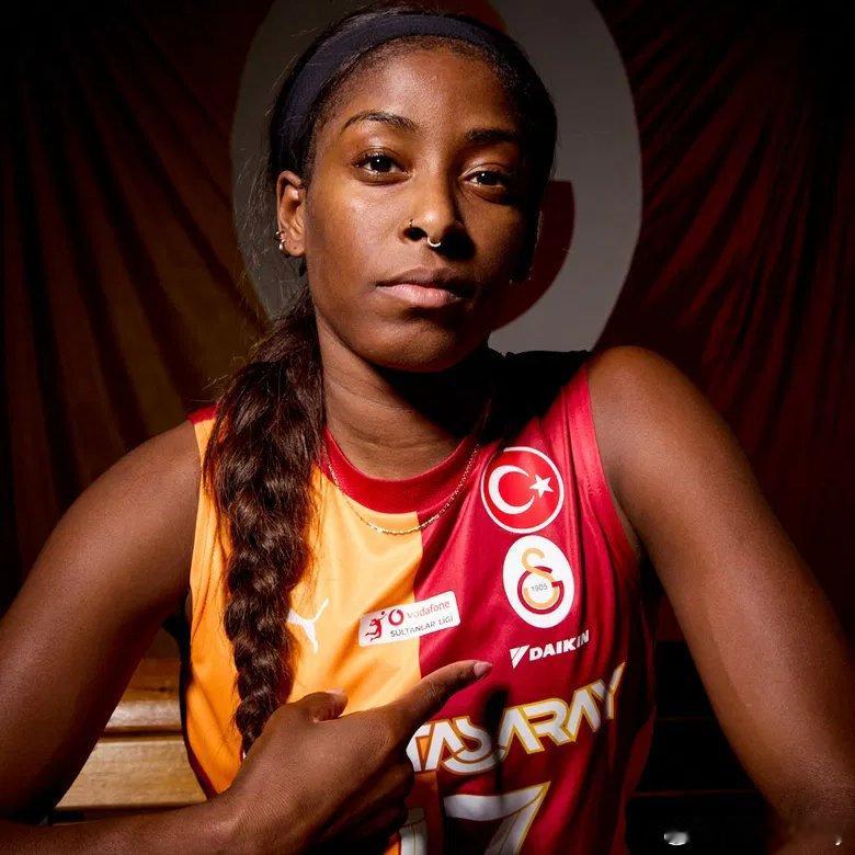 这是塞拉身披加拉塔萨雷战袍赢得的首个冠军，也是他时隔四年再次在俱乐部赛季夺冠。王