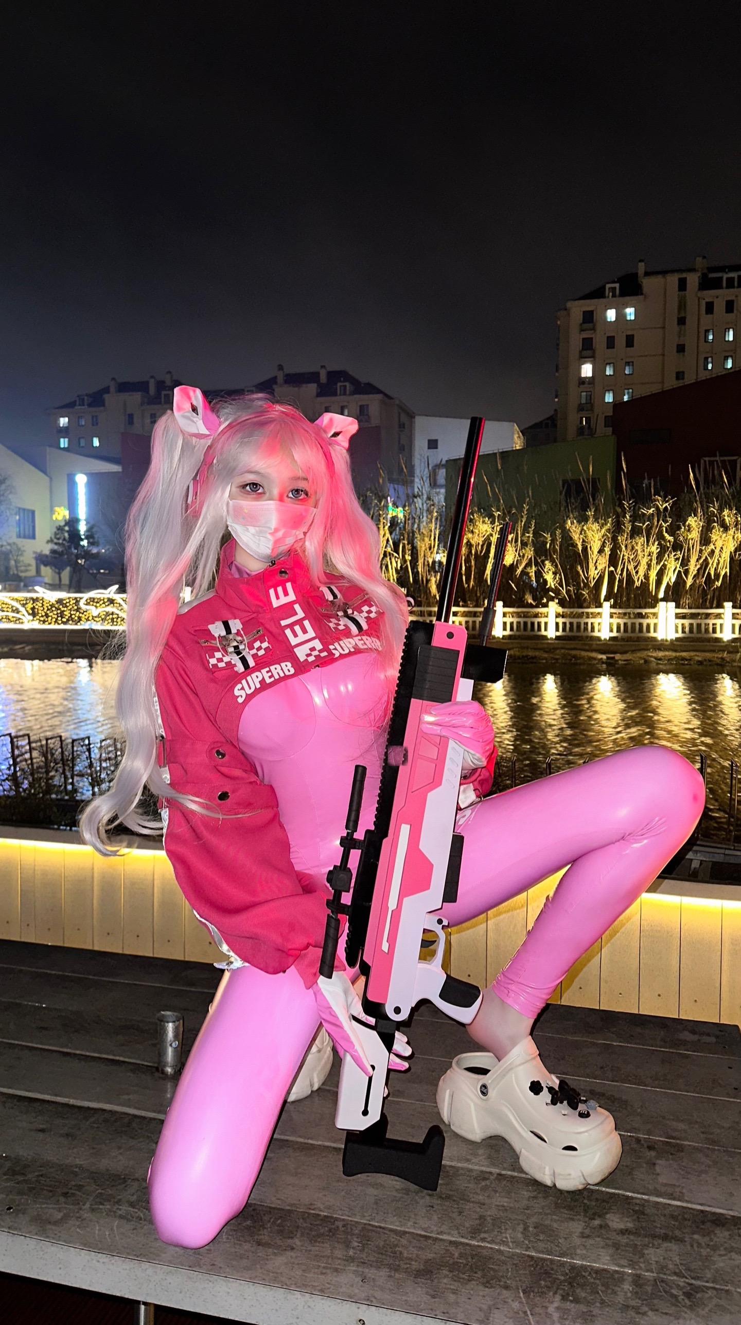 踩你两脚 不会生气吧