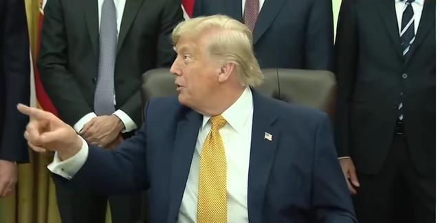 记者：内塔尼亚胡称以色列部队不会撤出黎巴嫩。
真正刺眼的不是这句话本身，而是以军