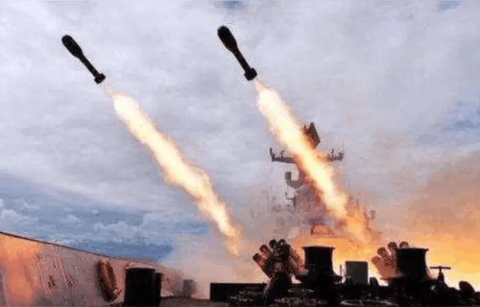 以色列的报应来了！
央视新闻2月28日16时30分消息，伊朗方面称：伊方已向以色