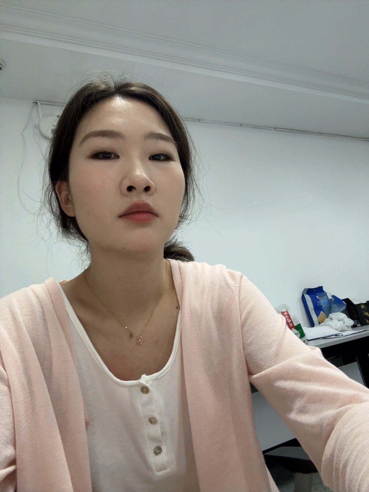 家人们又加班ing要不是要拍vlog我都快睡桌 武汉·中南财经政法大学(首义校区
