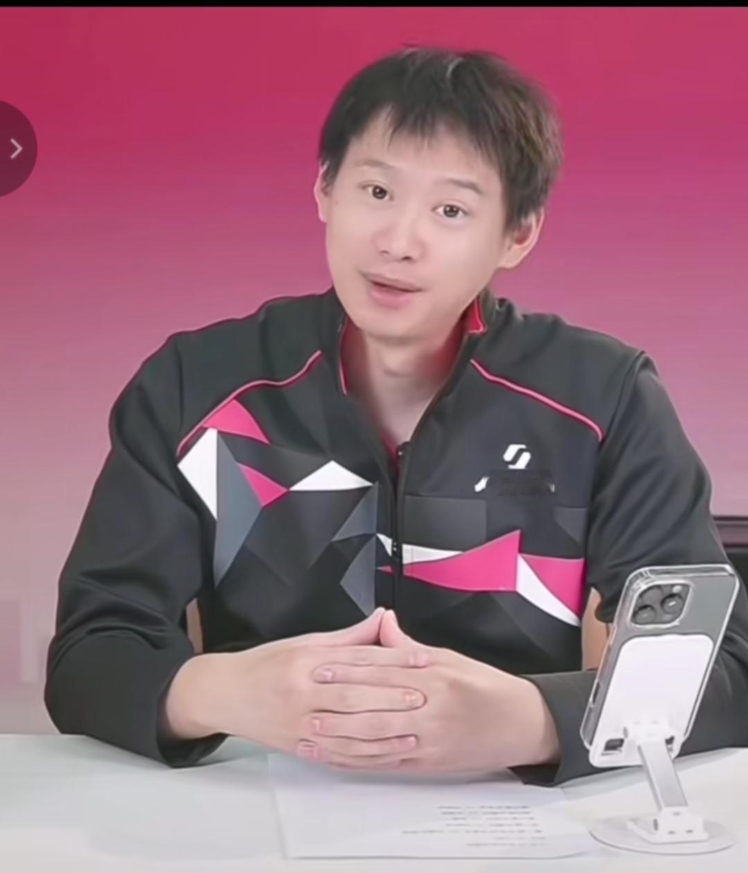 十一不爱自己，就爱梁叔叔。
周雨这话说得真没毛病，扎心但真实。
女儿偏爱队友，爸