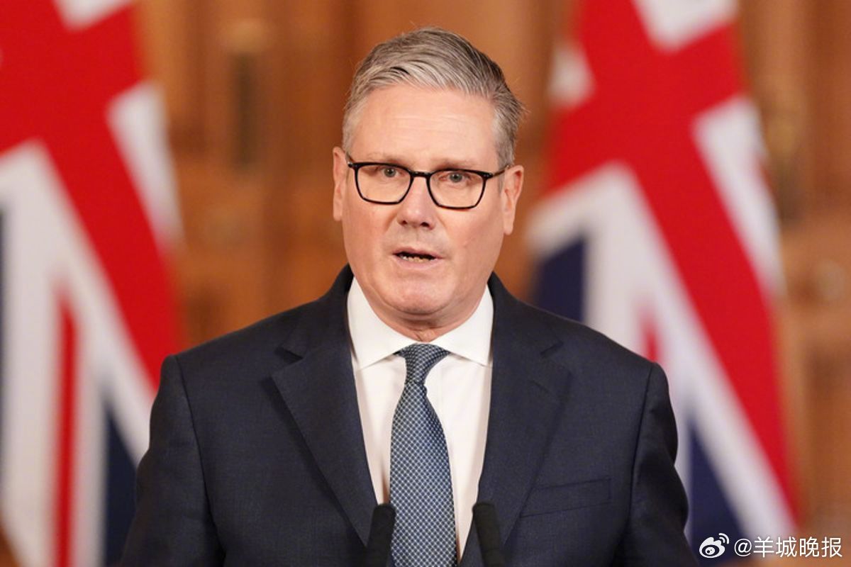 【#英国首相回应特朗普退出北约言论#】针对美国总统特朗普抱怨北约盟友不帮助打击伊