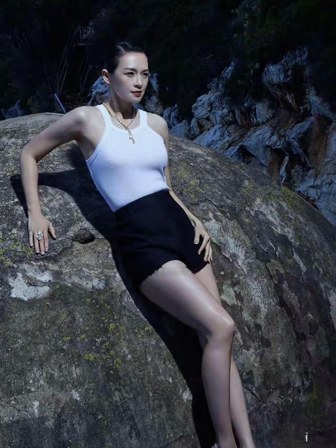 看到这样的章子怡也不知道汪峰后不后悔章子怡 明星 明星娱乐 女明星