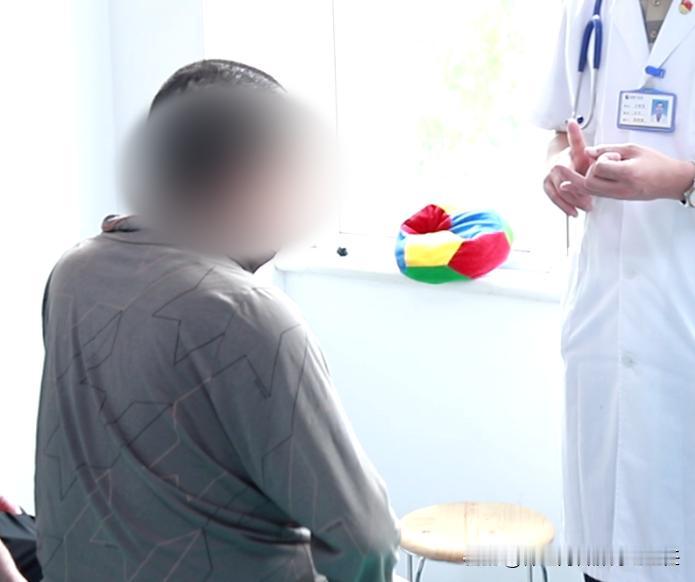 为什么脑梗患者一定要戒烟戒酒？到底有什么影响？
 
每位患者在出院时，我们都需要