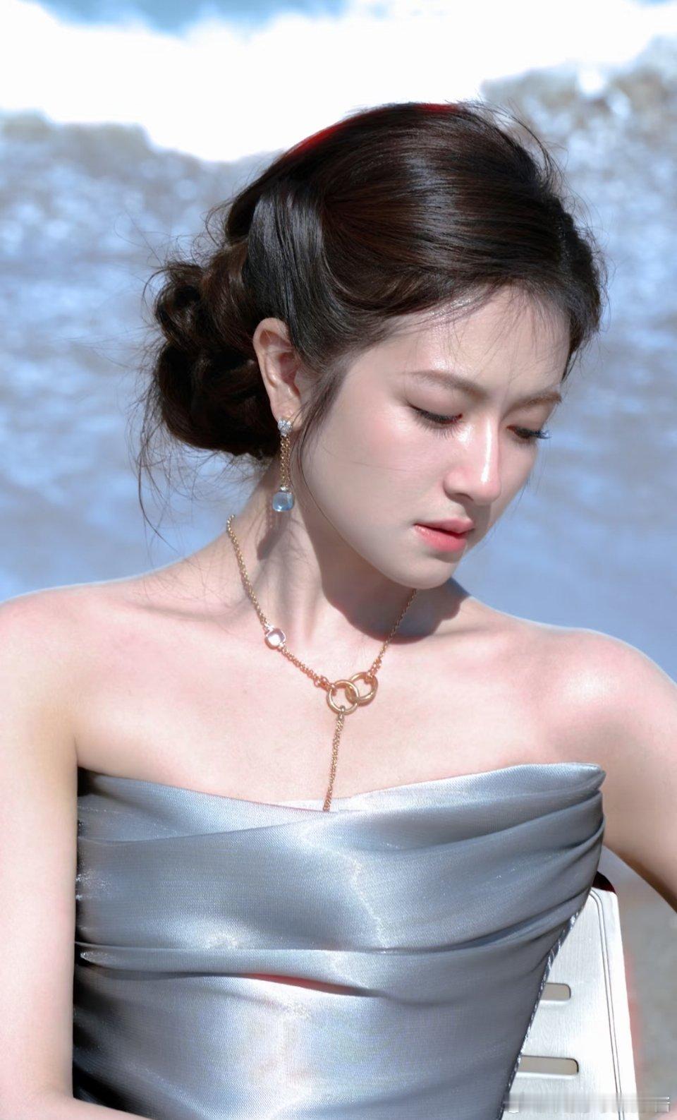 李兰迪是珍珠美人吗？还有点像赵露思 