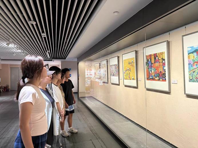 秦岭笑谈 博物寻农画根脉，访师传乡土丹青——山东高校学子深耕日照农民画传承实践曲