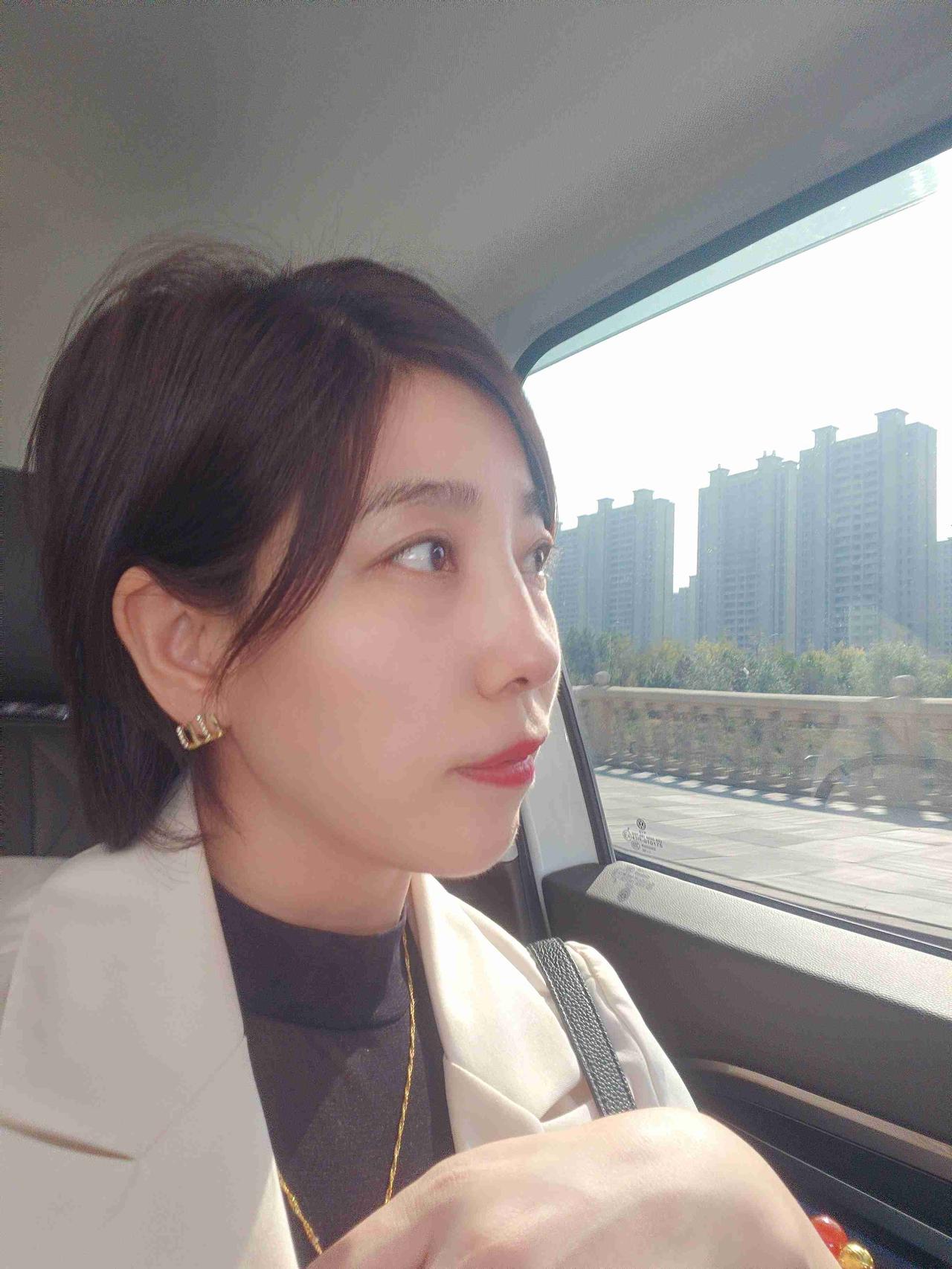 我的今日状态：🏝️旅行度假
我这里的天气：☀️晴天
今日心情非常棒，和家人一起