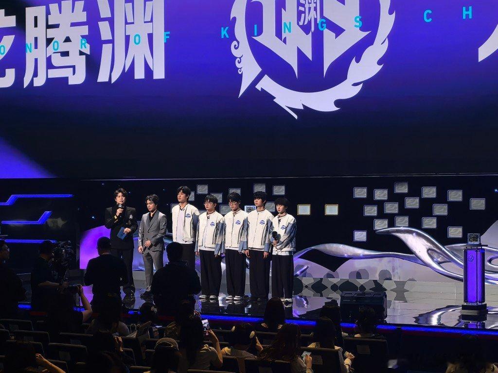 KPL青训潜渊全员败采青训潜渊败采 青训潜渊全员败采，弟弟们真的已经打出自己的高