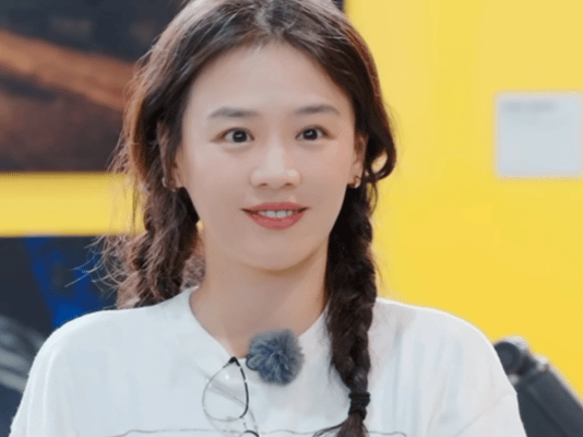 马思纯谁教你这么萌的 救命！马思纯后知后觉说“我没洗”的样子要笑晕我！大塞一口枣