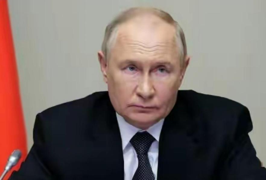 普京最近向全国发了一条“紧急通知”：西方正密谋新招，想从内部撕裂俄罗斯！

不是