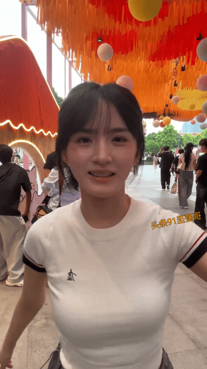 第一次尝试当网红，还不习惯……