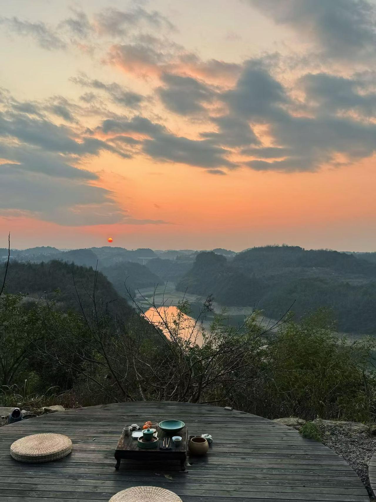 元宵佳节
我有如此美景
你有佳酿么！
期待中……