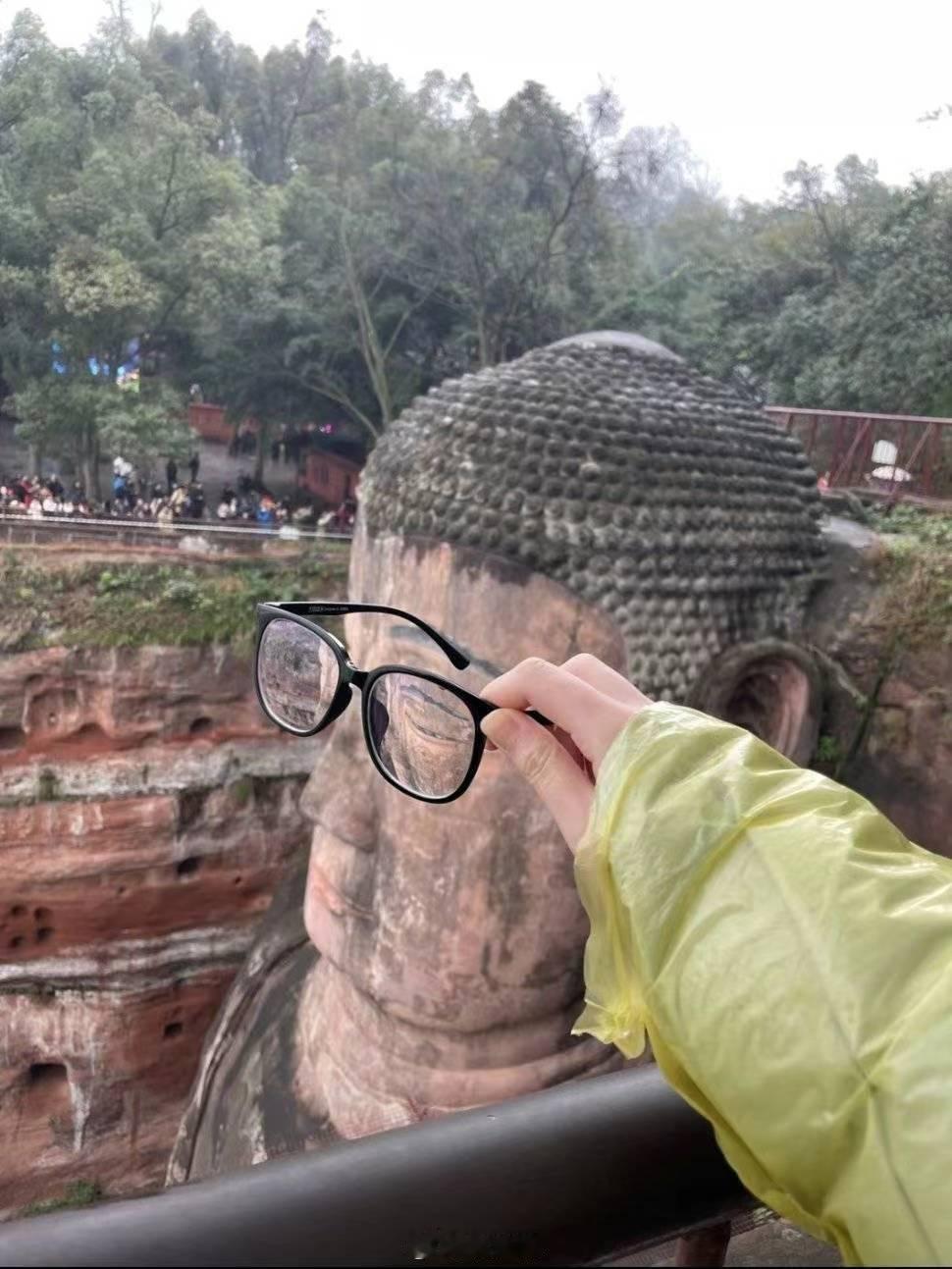 哈哈哈，好衬啊[允悲][允悲] ​​​
