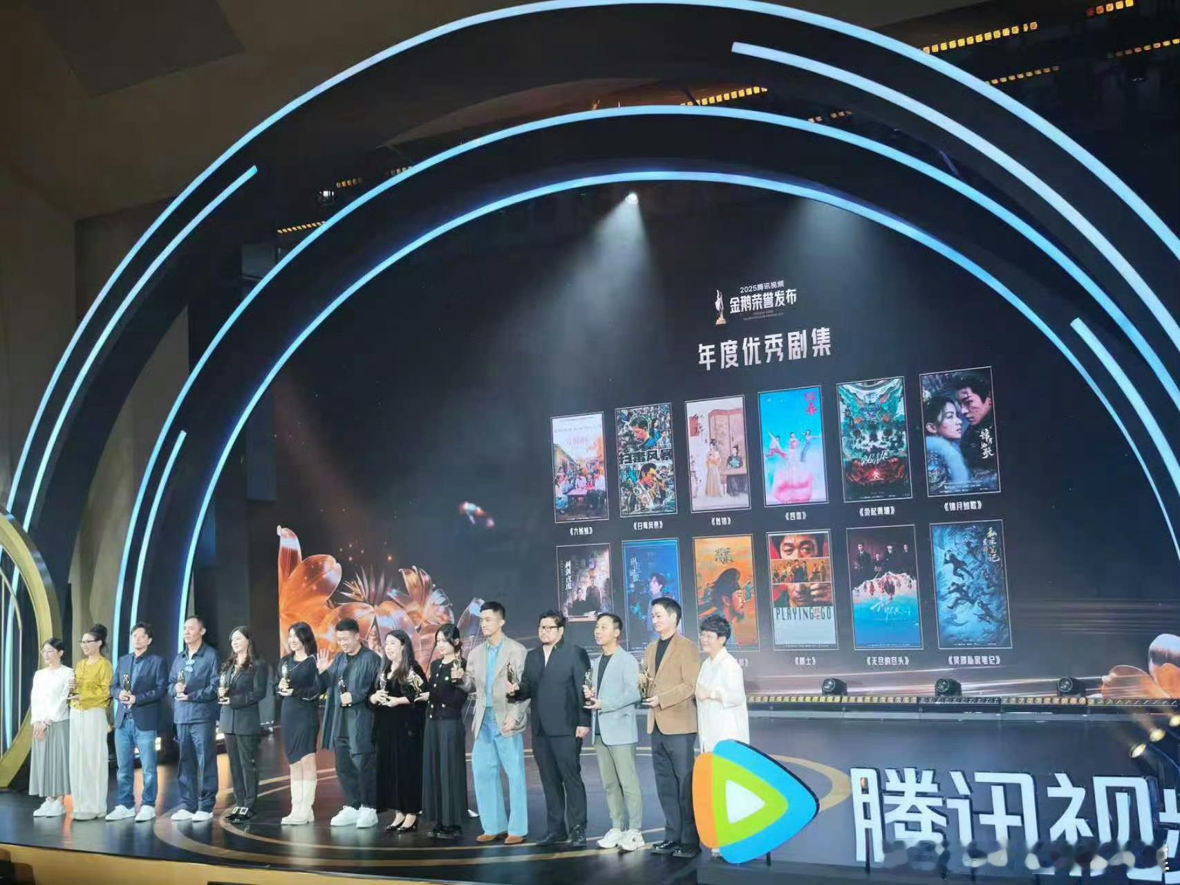 狙击蝴蝶枭起青壤一个奖迪丽热巴今年播的两部剧都获奖了 《六姊妹》《扫毒风暴》《似