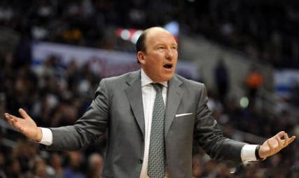 【湖人面试老帅迈克-邓利维】5月22日，雅虎体育消息，湖人总经理库普切克面试了赋