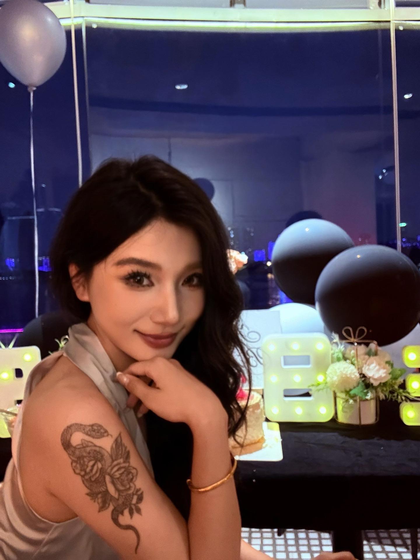 以为自己还是17岁刚上大学不久，结果发现已经25了