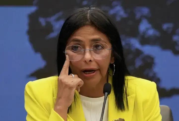 罗德里格斯现在把“全国团结”提到最高位。
 
这几天，委内瑞拉政局一下子拉满紧张