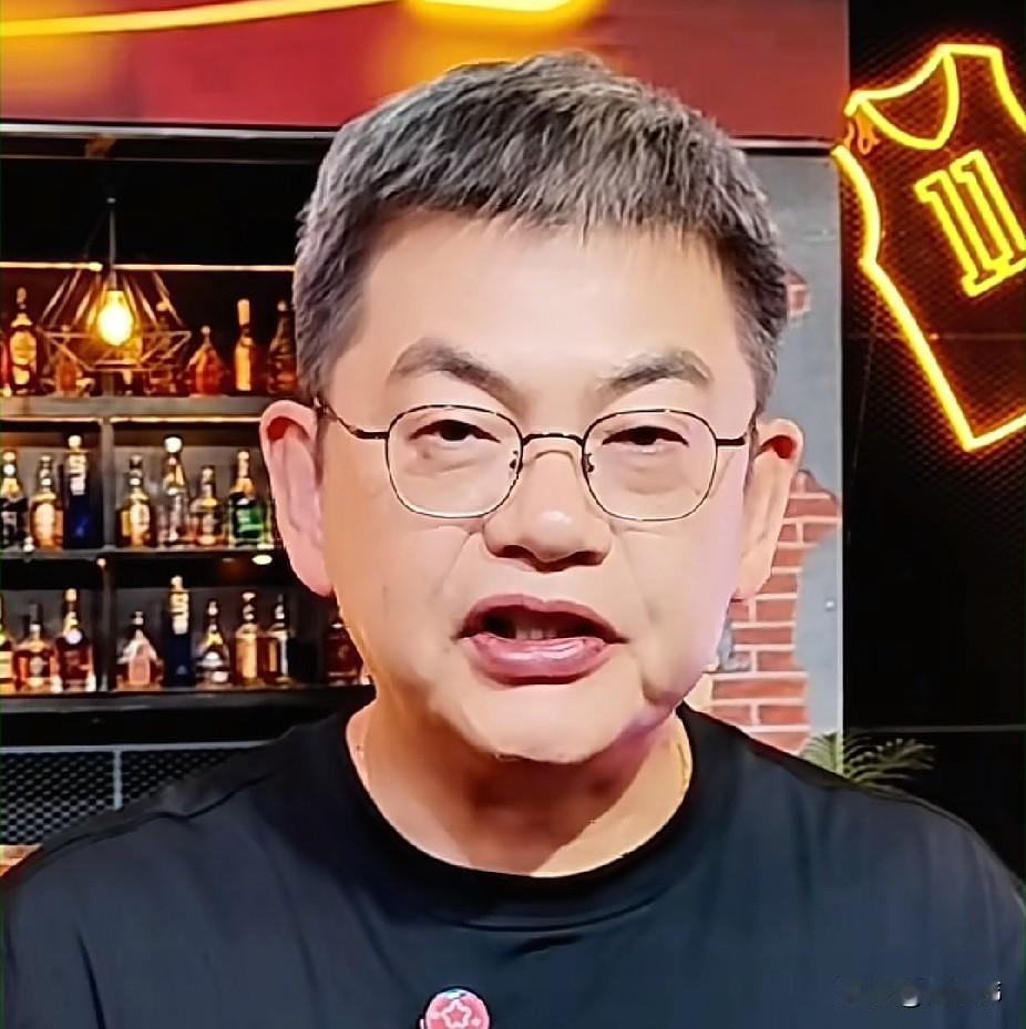 你认同吗？苏群谈杜兰特：

“湖人今天无情包夹杜兰特。”

“导致杜兰特下半场只