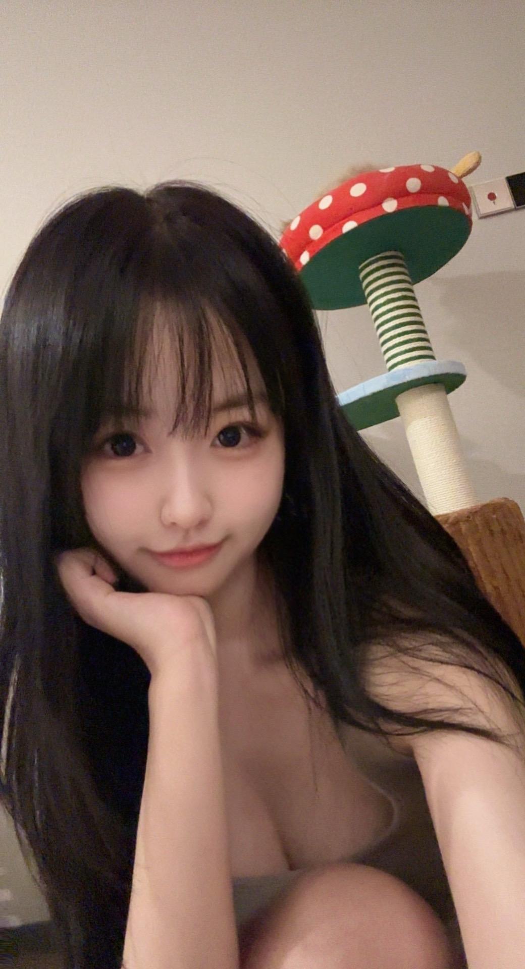 谁把我这两天的觉睡了 根本睡不着我和猫