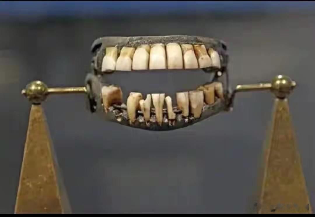 华盛顿假牙竟是黑奴牙齿？美国国父的"牙齿黑历史"颠覆认知

1797年3月4日，