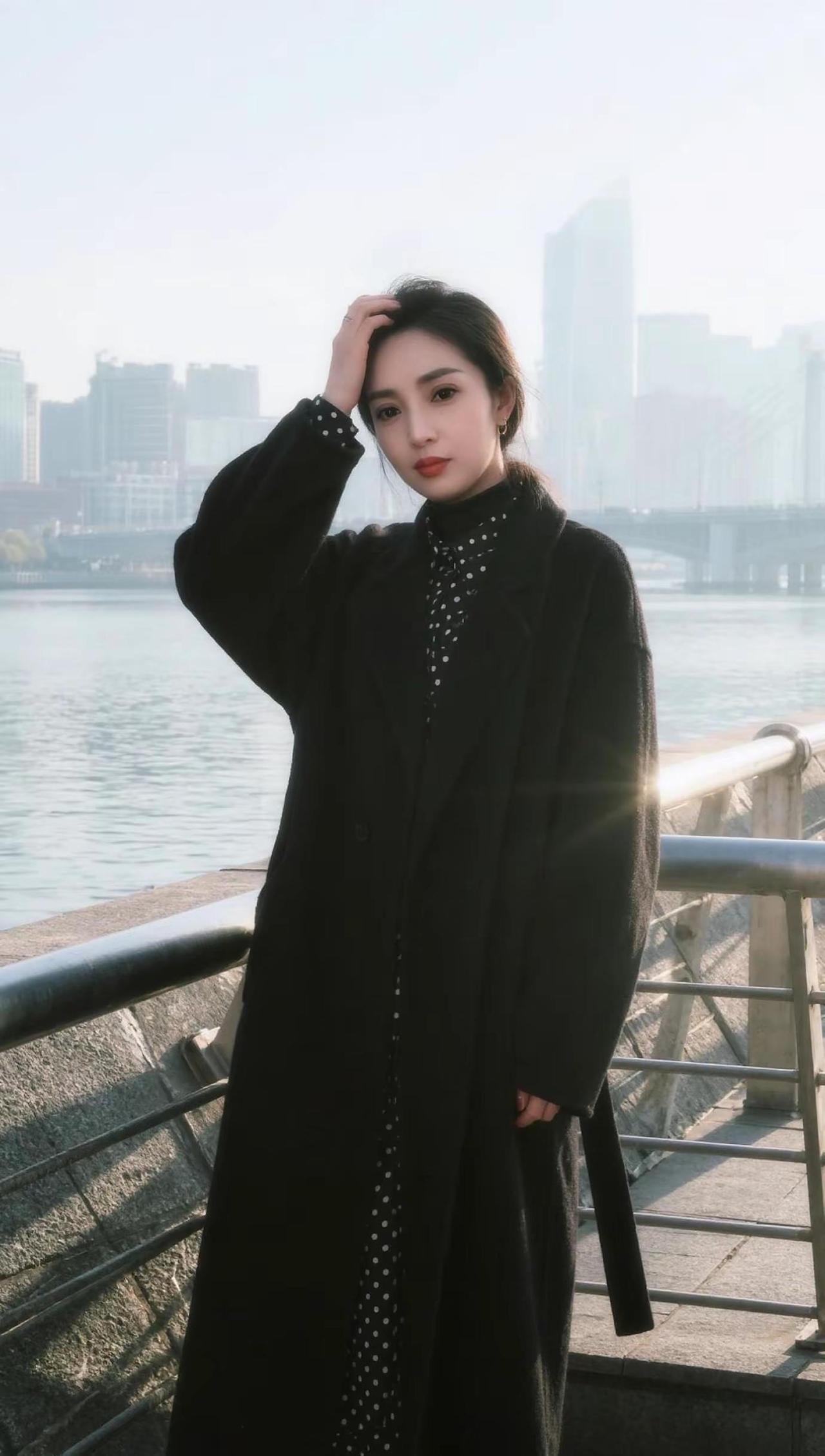 黑色大衣 大衣穿搭 黑色大衣穿搭