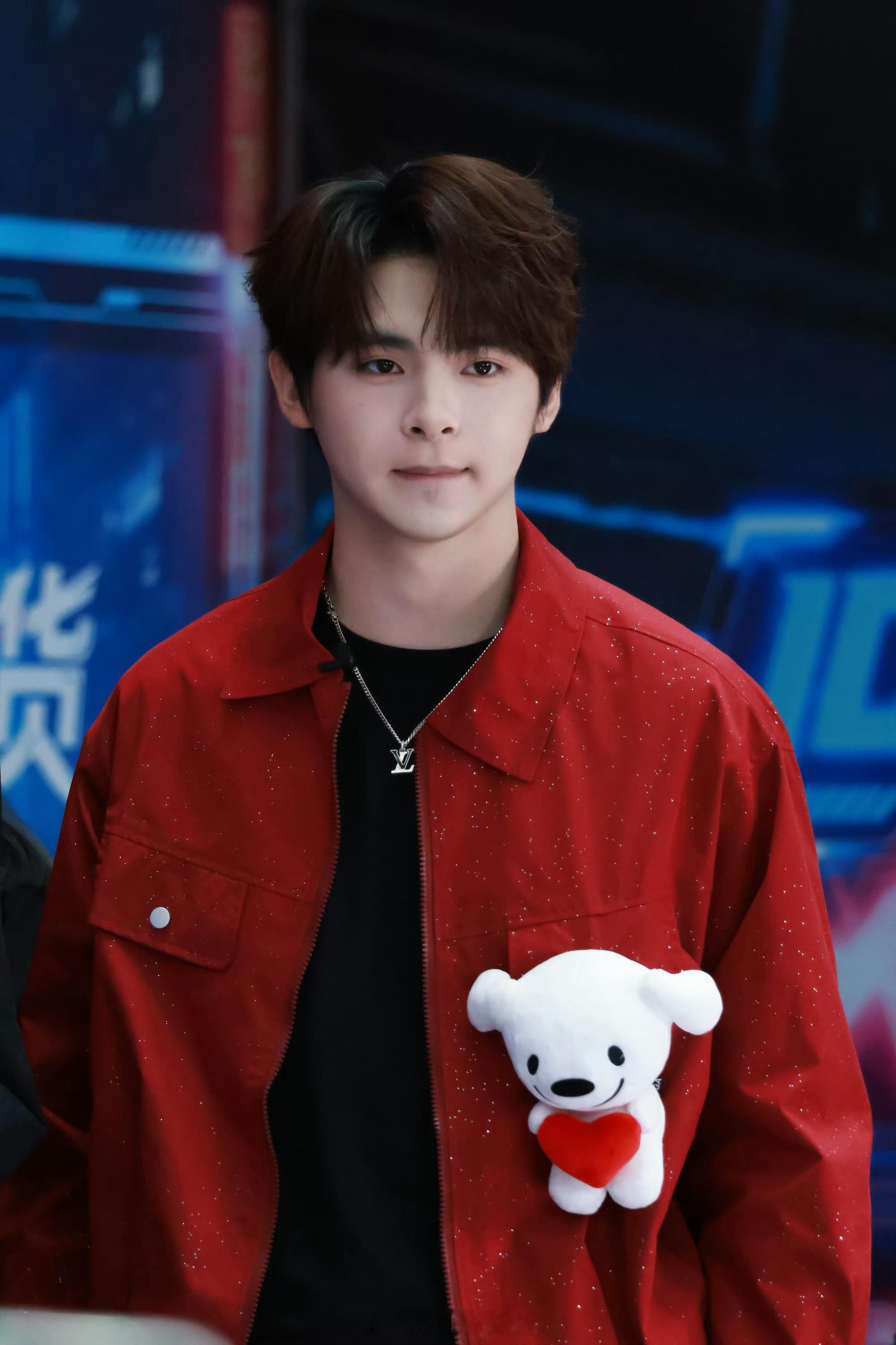 京东我给老家送年货今日返图来啦 好水灵的伞！吃鸡基础搭子就不基础 para的生活