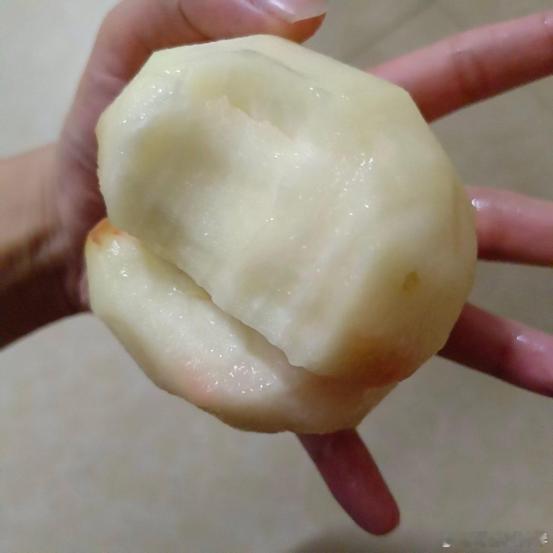小小桃来啦爱吃爱吃 