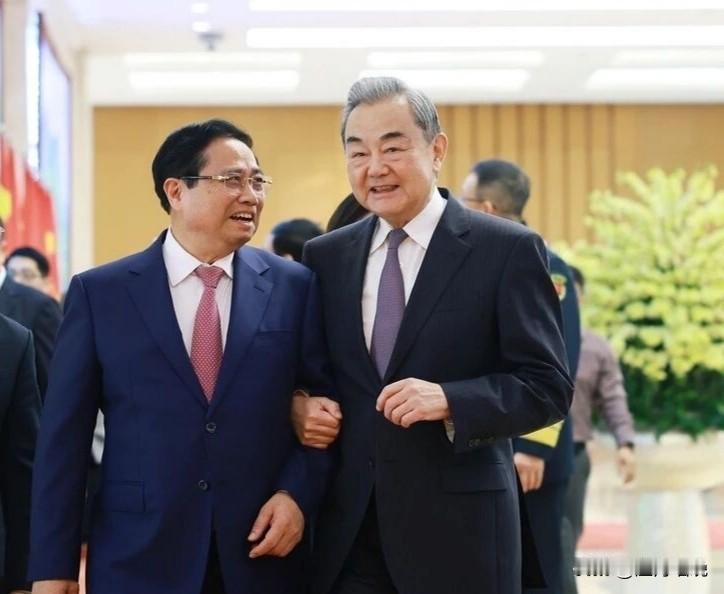 中越双方全球首创的“3+3”战略对话机制，为地区的和平、稳定，以及两国民众的福祉