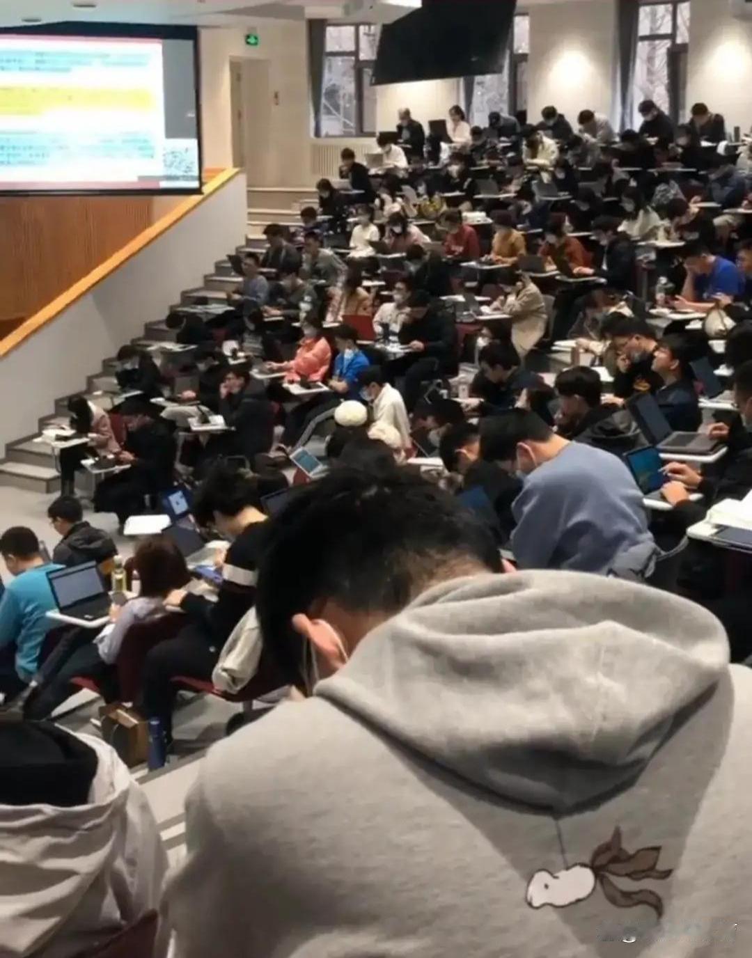 我国教育令世人瞩目，就硕士、博士研究生层面，展现的就是是一个“辉煌”的数字。
“