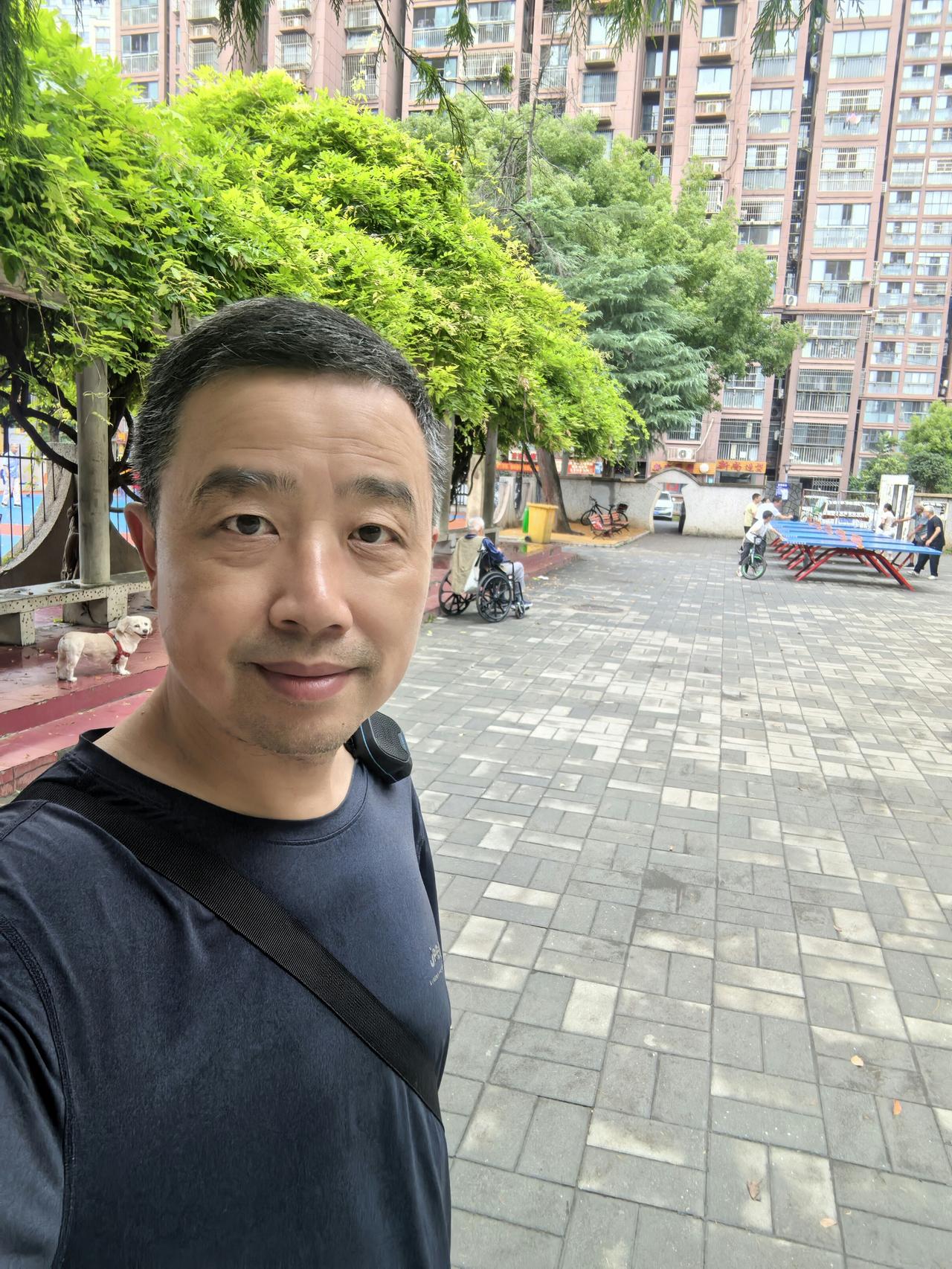 今天是我戒酒第339天，全程滴酒未沾。
 
偶尔还是会泛起想喝酒的念头。我原本是