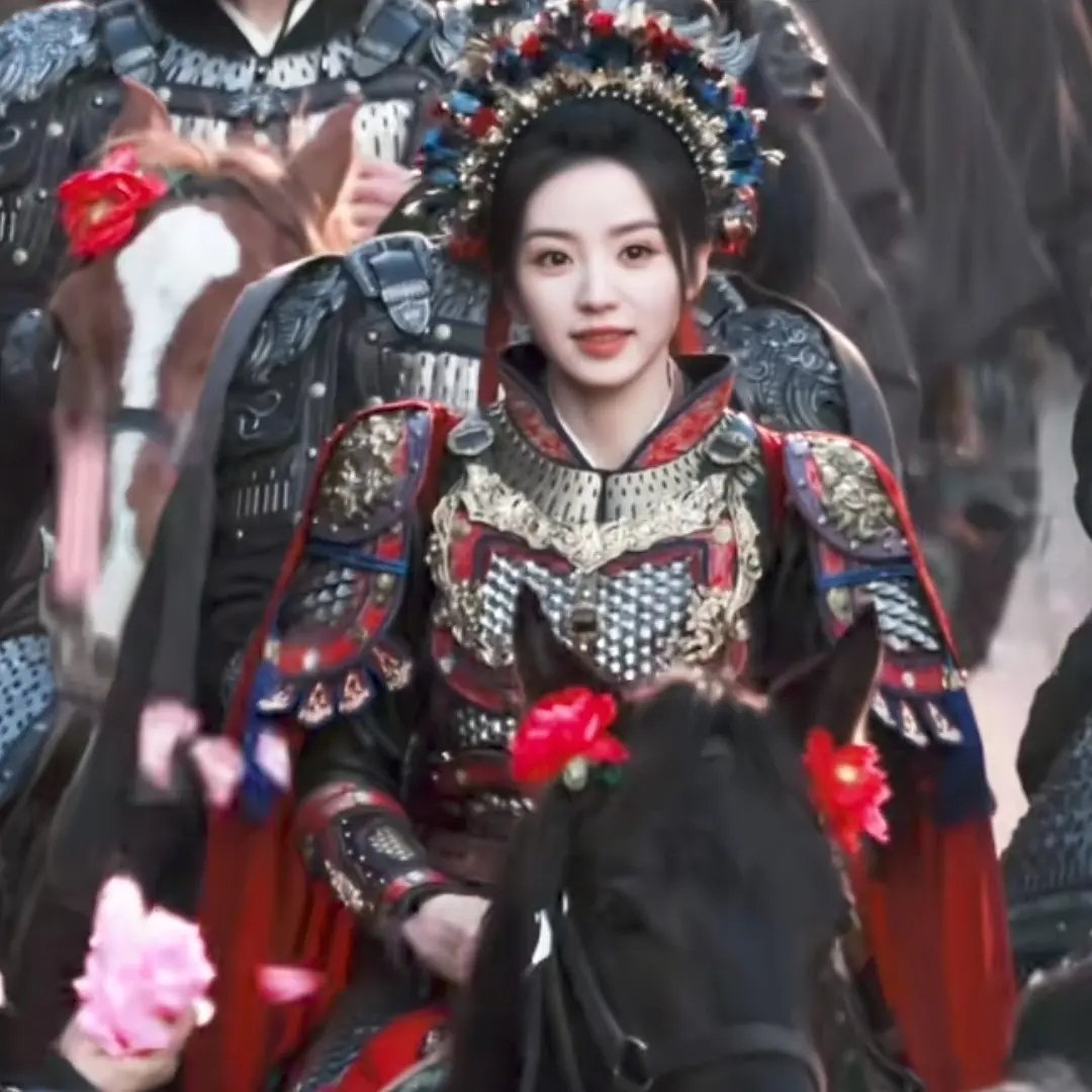 田曦薇新剧《逐玉》，这造型不知道的还以为是去唱戏呢 