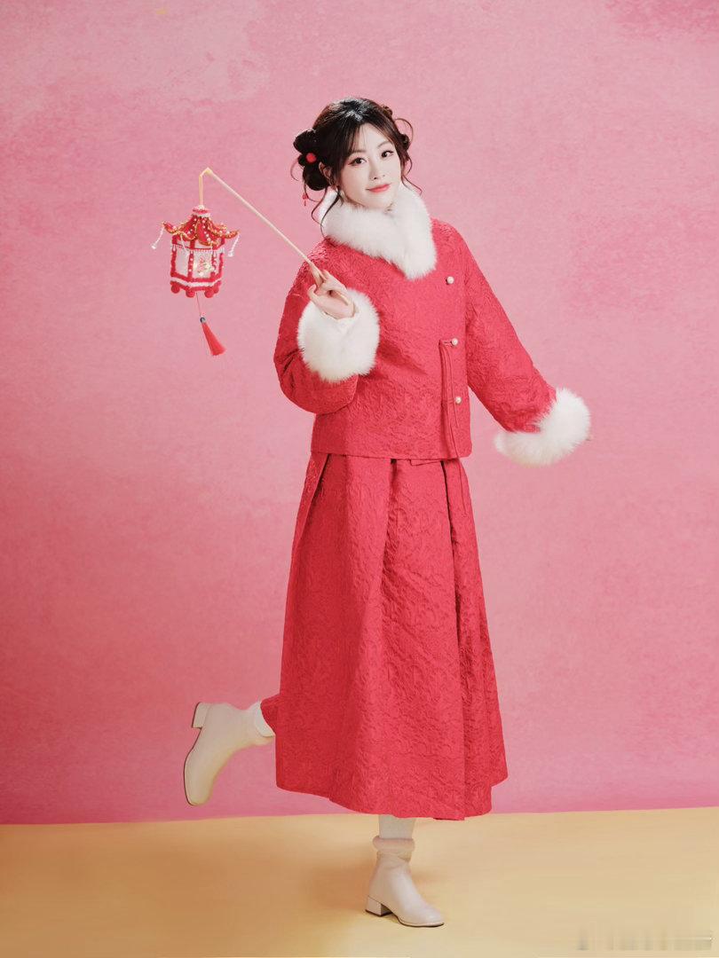 汪铎骗哭祝绪丹汪铎把祝绪丹惹哭了又笑了周五晚高疯 杀青这种日子，别人都是煽情告别