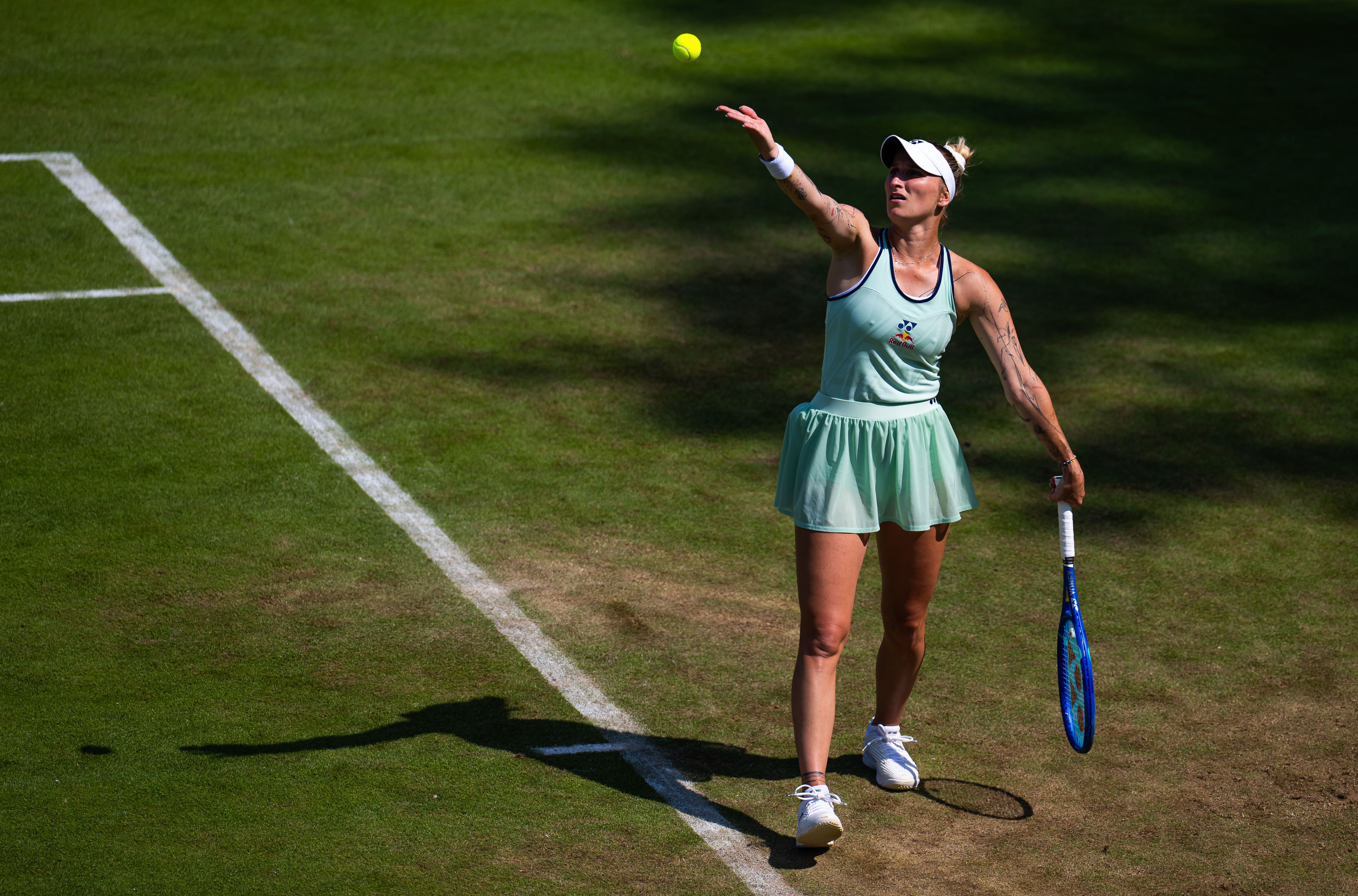 万卓索娃淘汰凯斯！WTA500柏林站首轮，前温网冠军万卓索娃以7-5 7-6(6