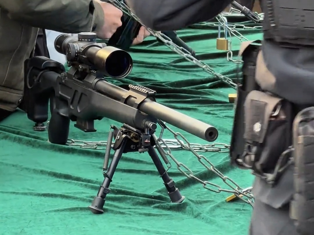 初代26w/LR4型至今还有一些在用呢杭州特警 