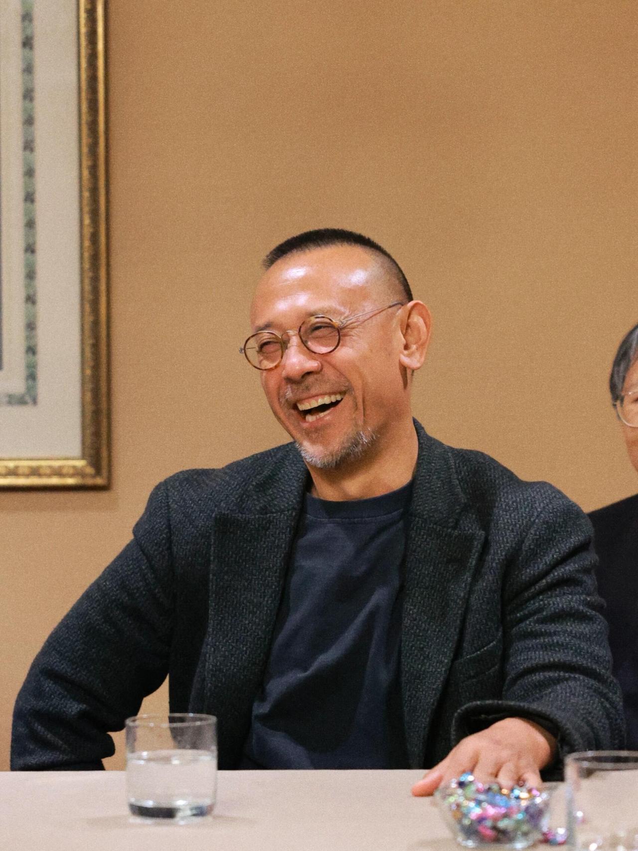 姜文真是越老越有味儿，法拉利老了还是法拉利，这话说得带劲！

最近，姜文在洛杉矶