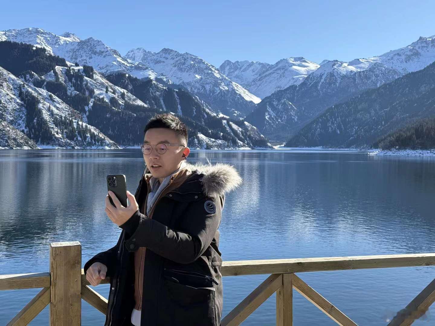 带Nick、他的孩子，还有朋友们，在新疆游荡！开了一台领克07和一台理想L6。新
