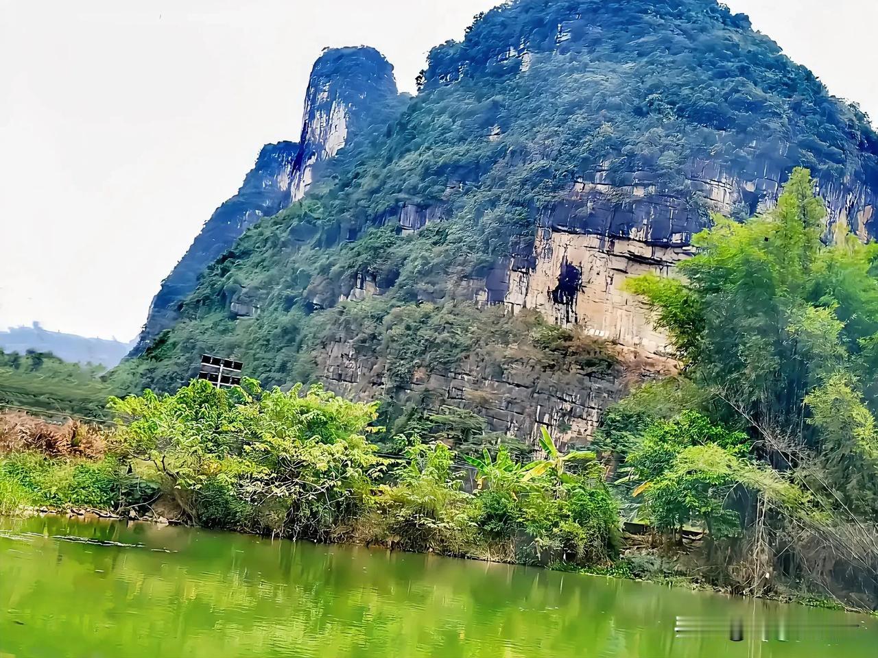 【人生下半场：见山还是山】

人到中年，如棋至中盘，最忌执迷胜负手。孔子云:“四