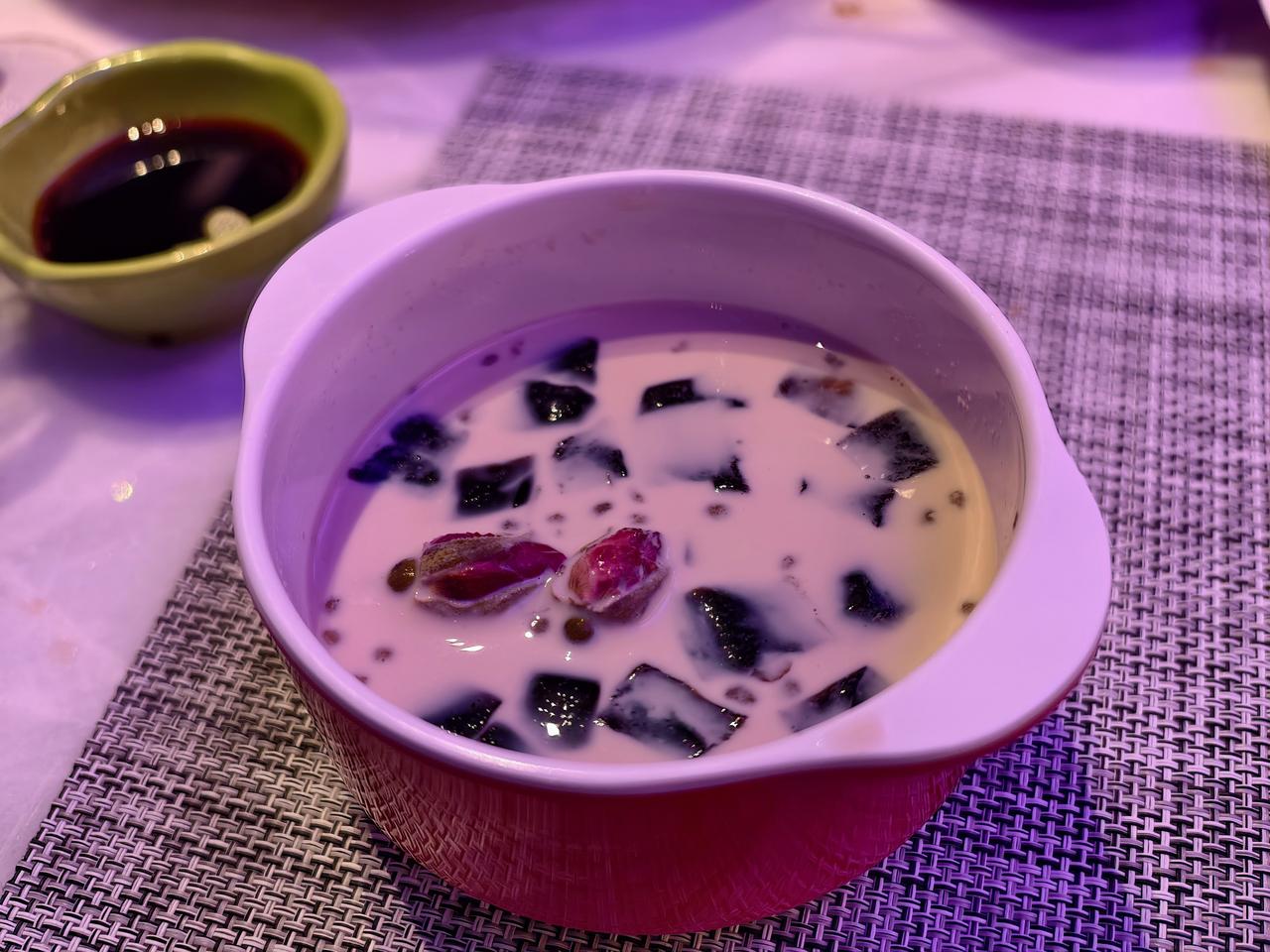 我想好好睡个觉[我想静静]