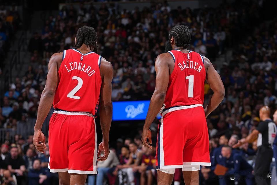 快船赢球铁律！胜出的9场比赛2大MVP得分：
10/25胜太阳，哈登30分+小卡