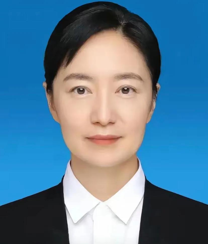 苏大才女!22岁就进政府!一路开挂!23岁副科，25岁正科，这火箭速度!29岁副