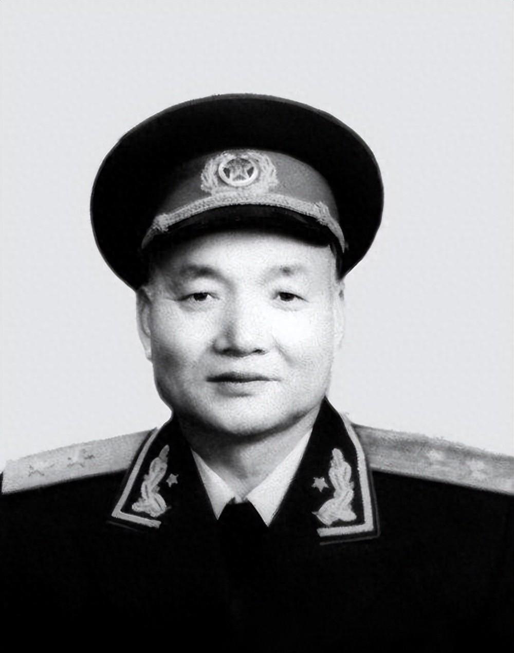 在李敏与孔令华的婚礼上，毛主席关心起义将领孔从洲的工作需求，亲自询问有何要求？