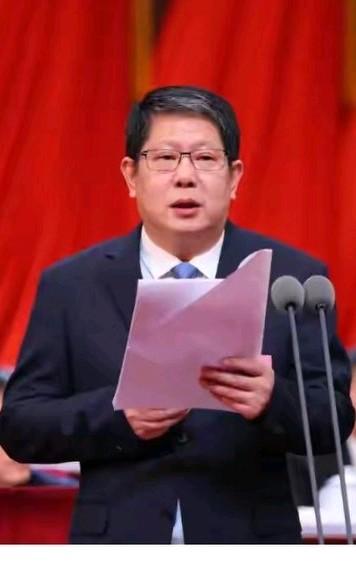 南昌红谷滩，成立仅5年的区。老吴就摊上了