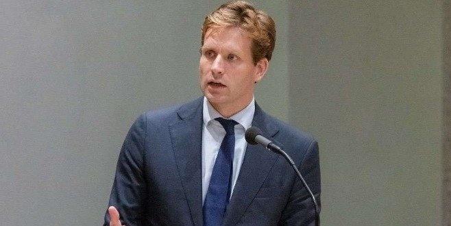 凤凰新闻【荷兰宣布派高级代表下周访华，讨论安世半导体问题】据凤凰卫视报道，荷兰经