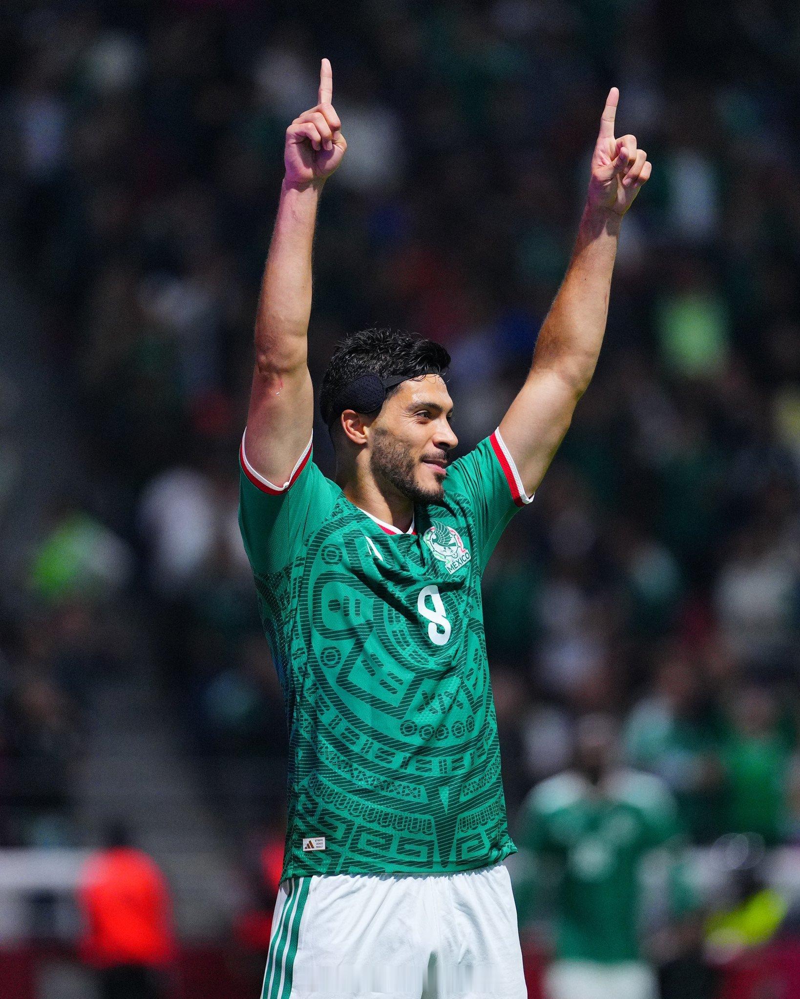 墨西哥vs南非 为什么墨西哥前锋劳尔·希门尼斯要戴头带？🇲🇽🤨这位墨西哥前
