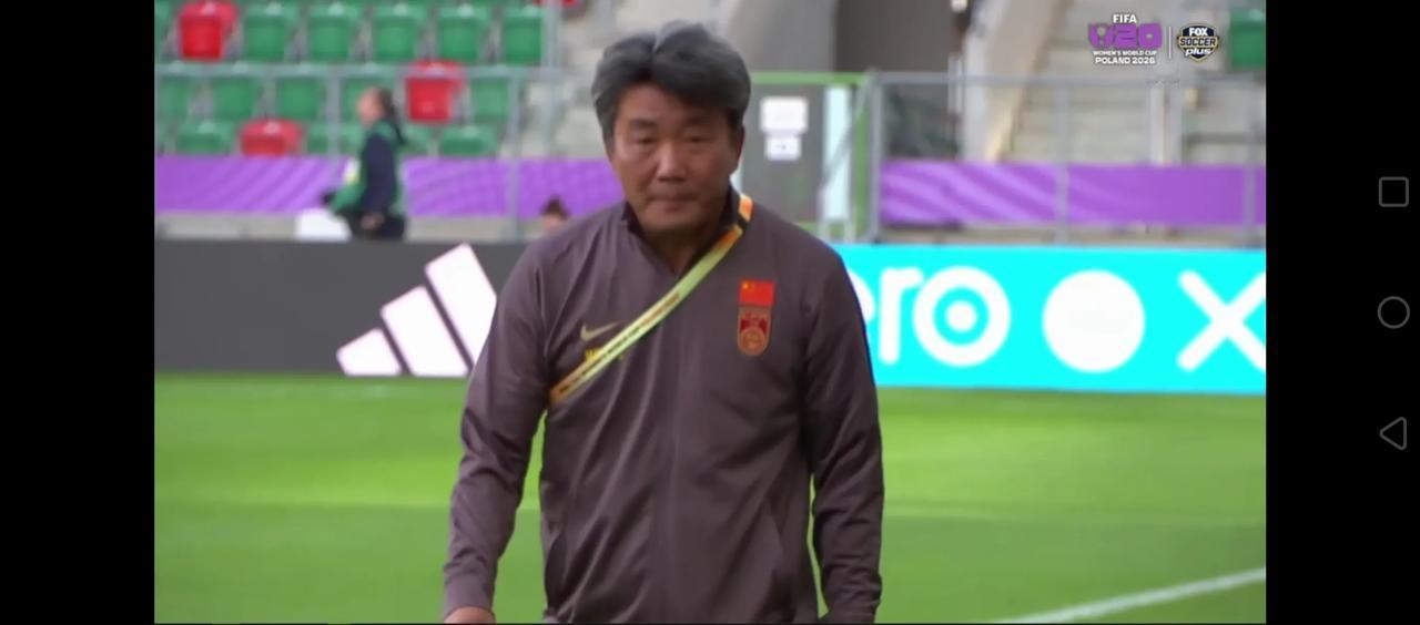 最终比分5：0！U20女足开门红！但主教练表情，不满意！
前锋浪费了无数单刀机会