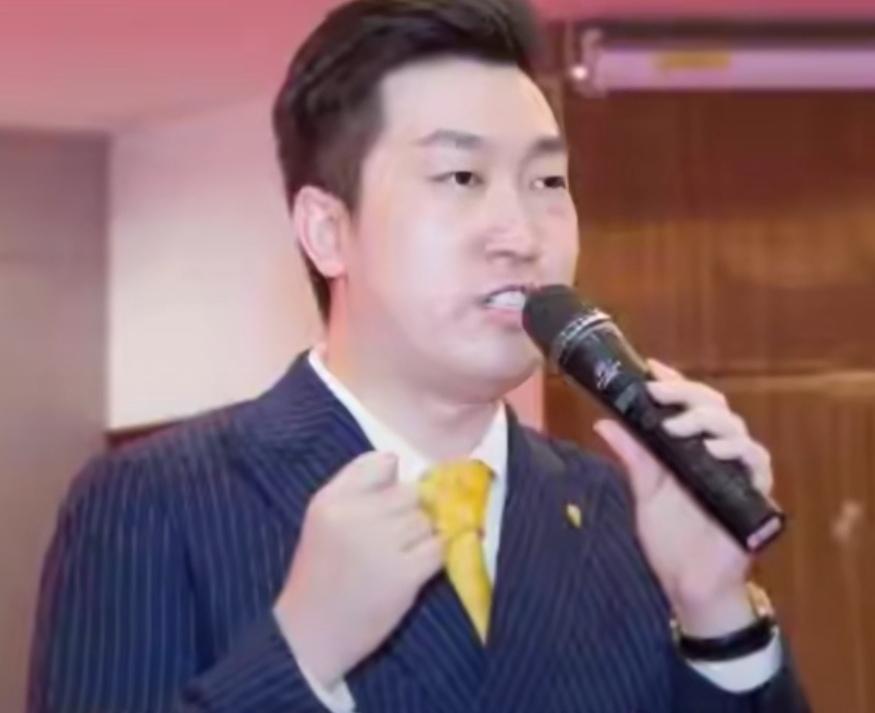 受骗者是活该吗？

看到成功学大师周文强被抓，真实感到五味杂陈！20多年前，通过