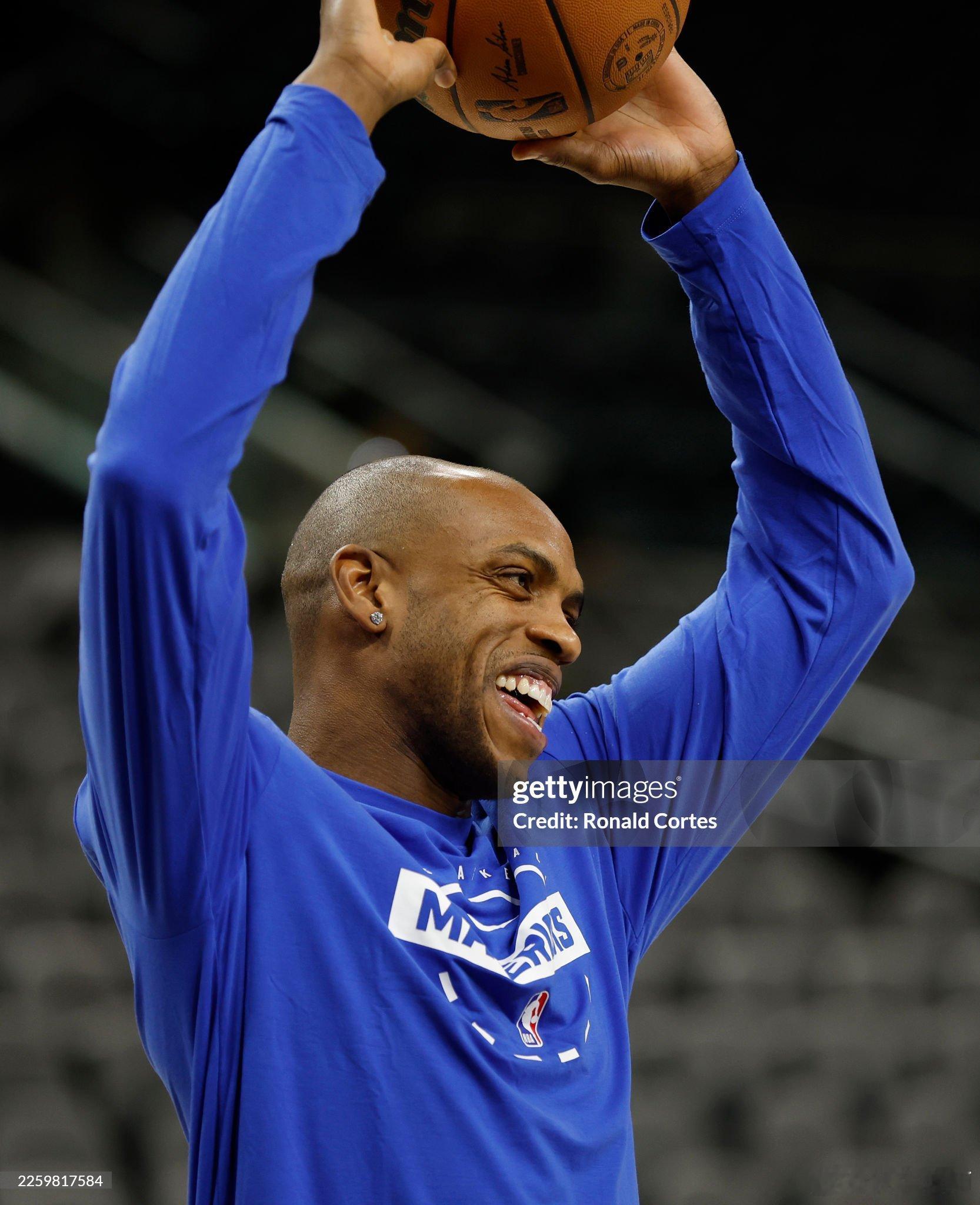 MFFL 伤病报告：常规赛第53场vs太阳。汤普森（休息）50%可能性出战。欧文